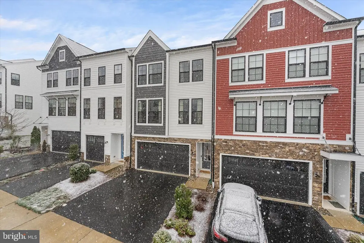 42244 Graves Mountain Ter, Chantilly, VA 20152 - #1