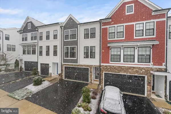 42244 Graves Mountain Ter, CHANTILLY, VA 20152