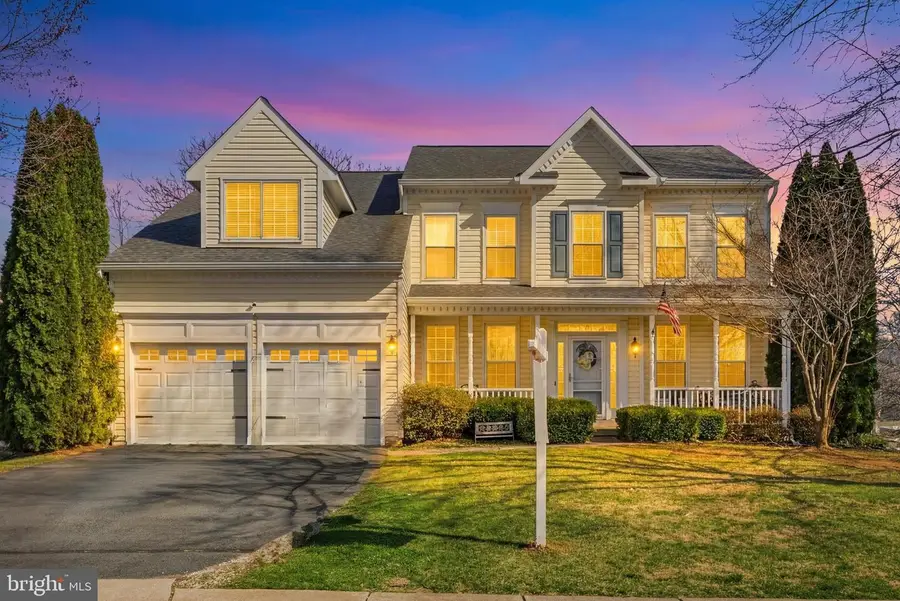 17196 Magic Mountain Dr, Round Hill, VA 20141 - #2