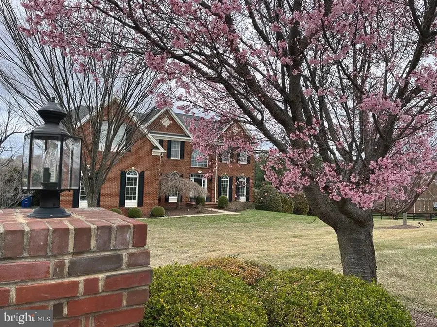 15094 Bankfield Dr, Waterford, VA 20197 - #2