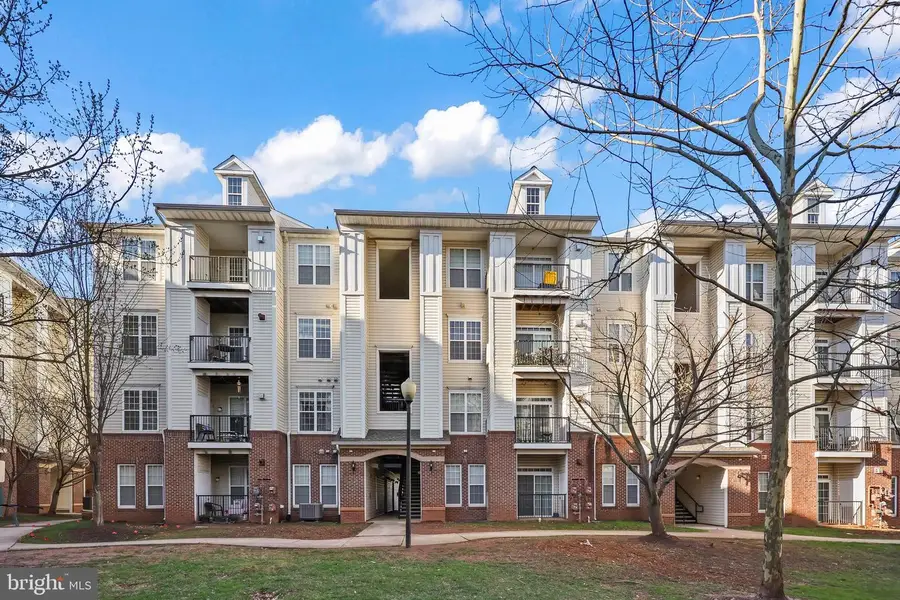 21228 Mcfadden Sq #413, Sterling, VA 20165 - #3