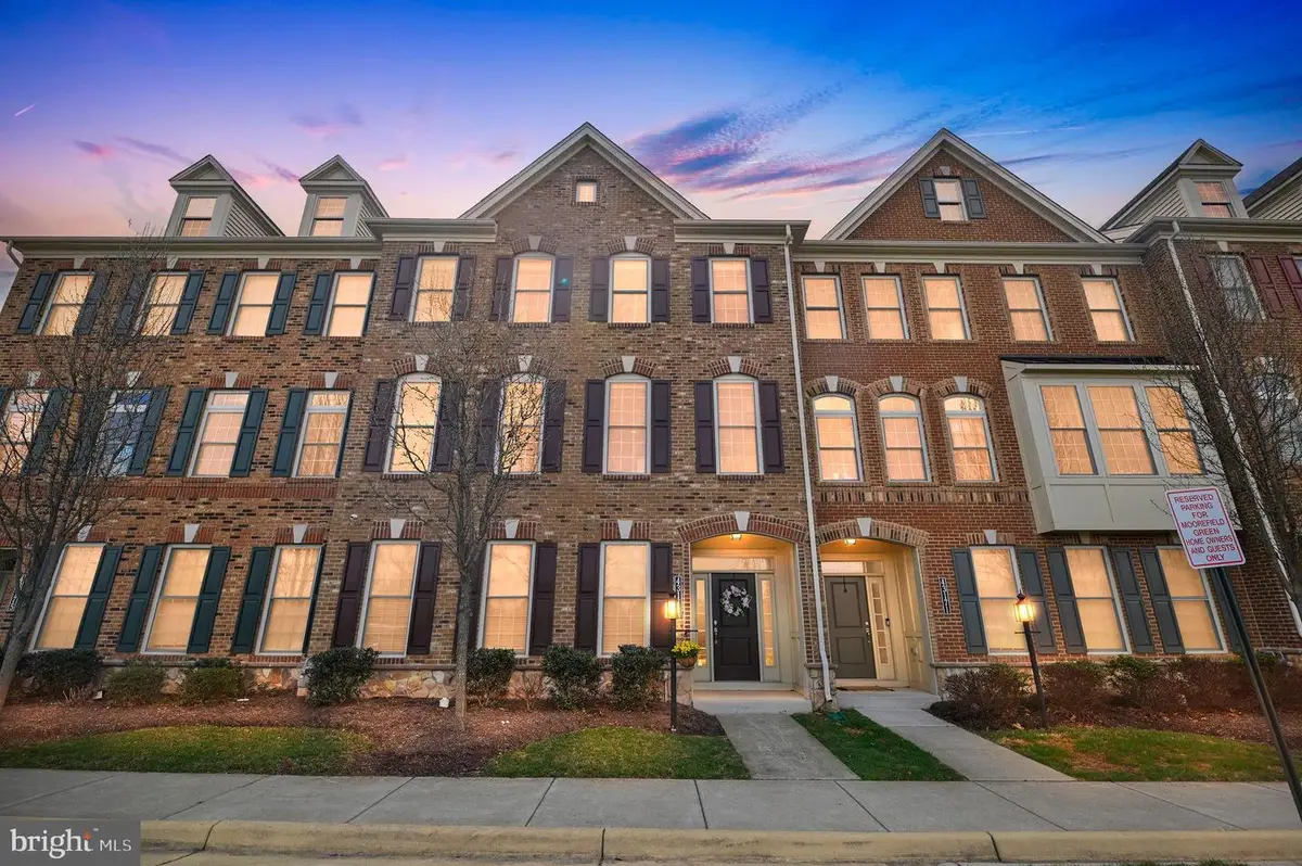 43173 Clarendon Sq, Ashburn, VA 20148 - #1