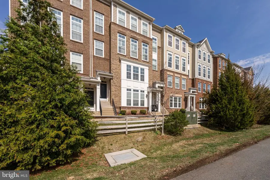 43491 Town Sq, Chantilly, VA 20152 - #3