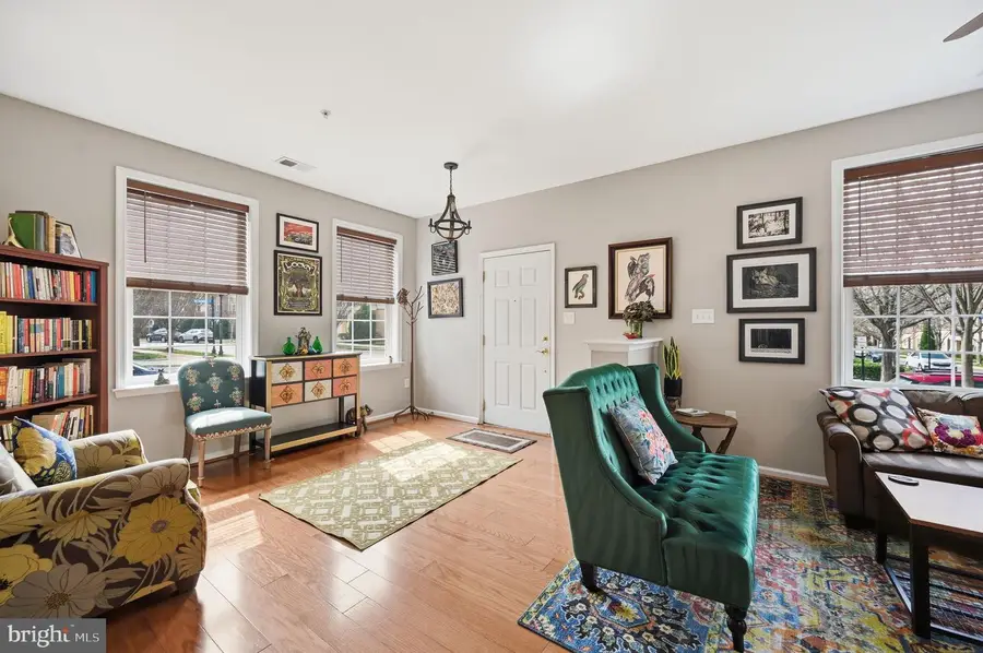 19416 Coppermine Sq, Leesburg, VA 20176 - #3