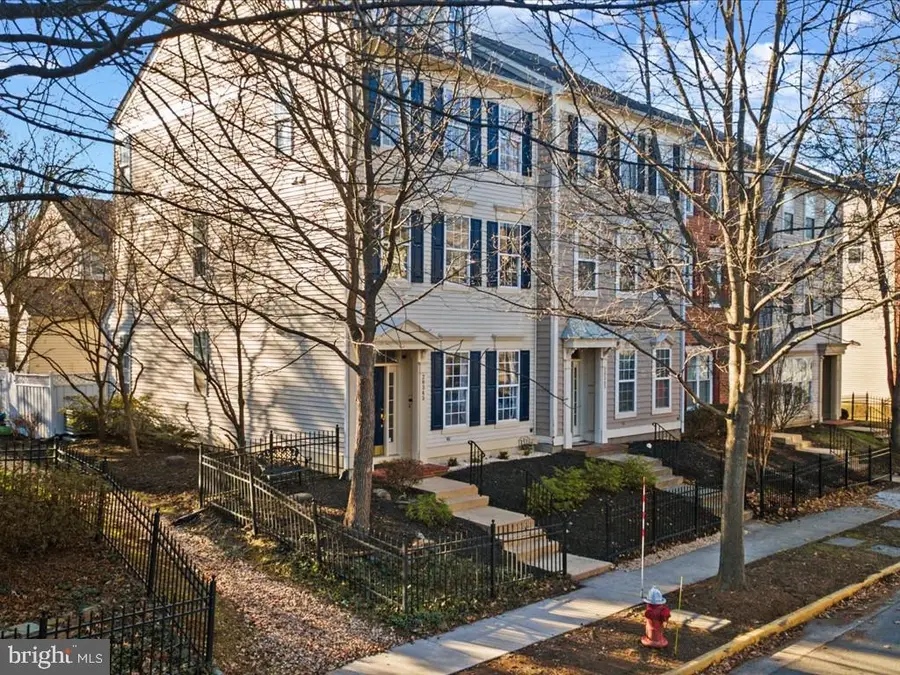 20345 Bowfonds St, Ashburn, VA 20147 - #2