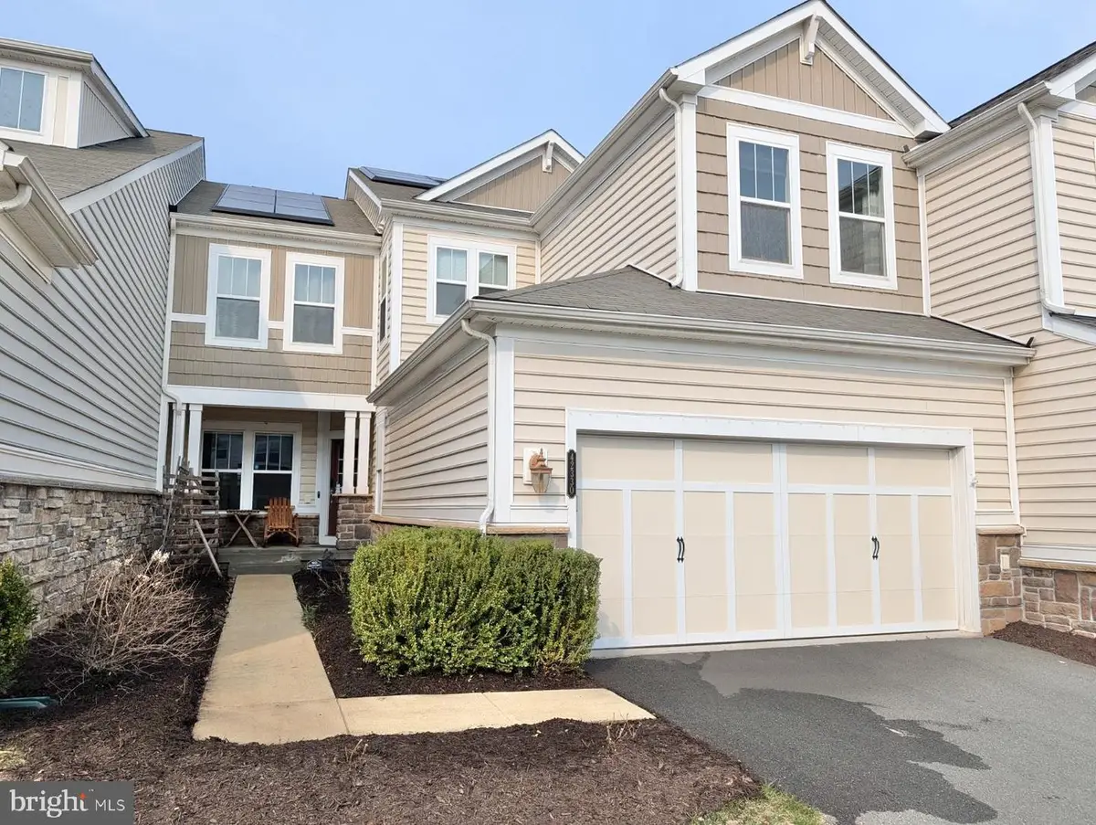 42330 Christophers View Ter, Ashburn, VA 20148 - #1