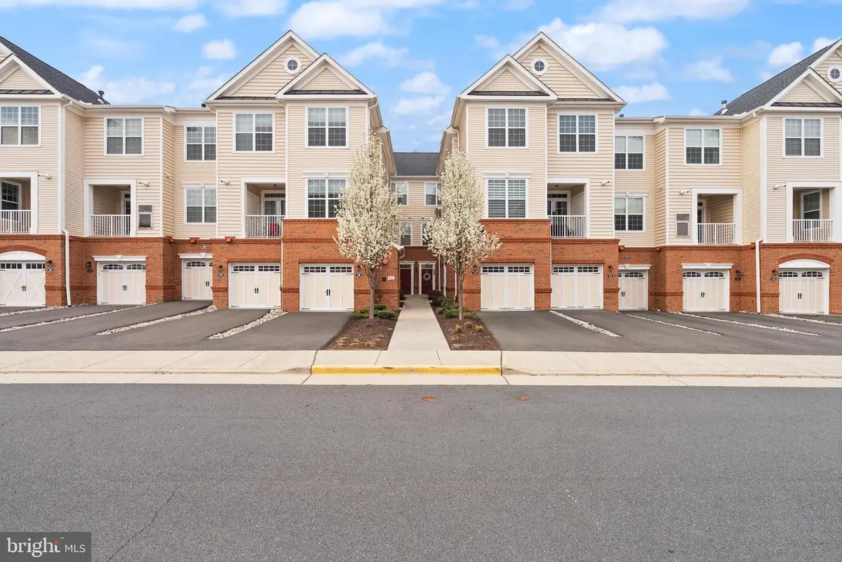 23235 Milltown Knoll Sq #110, Ashburn, VA 20148 - #1