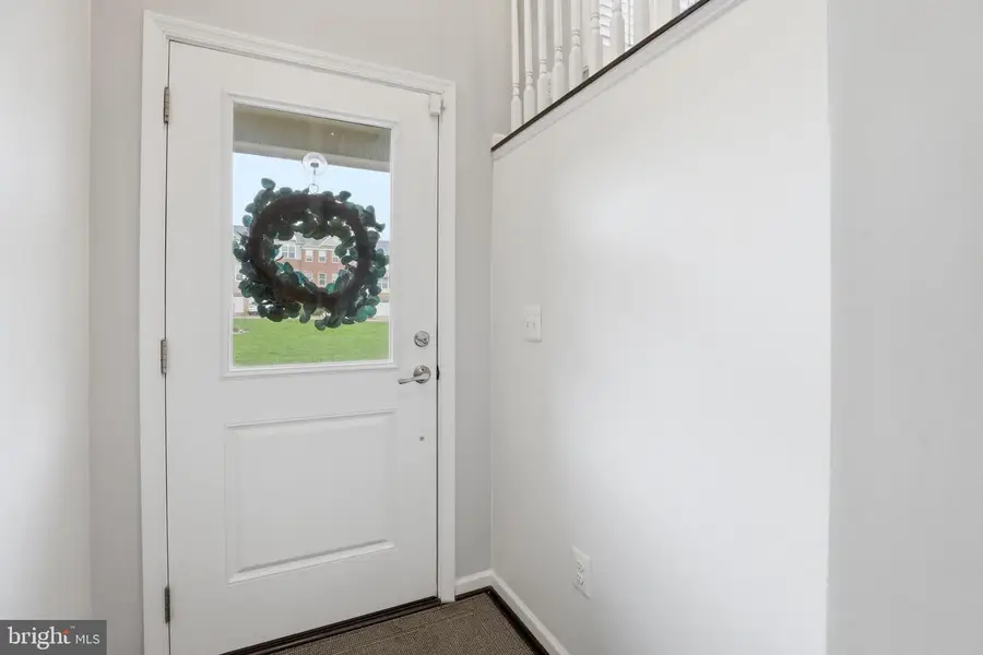 25349 Wakestone Park Ter, Chantilly, VA 20152 - #3