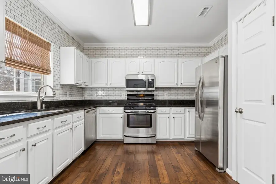 25462 Upper Clubhouse Dr, Chantilly, VA 20152 - #2