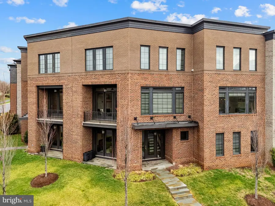 23132 Brooksbank Sq, Brambleton, VA 20148 - #2