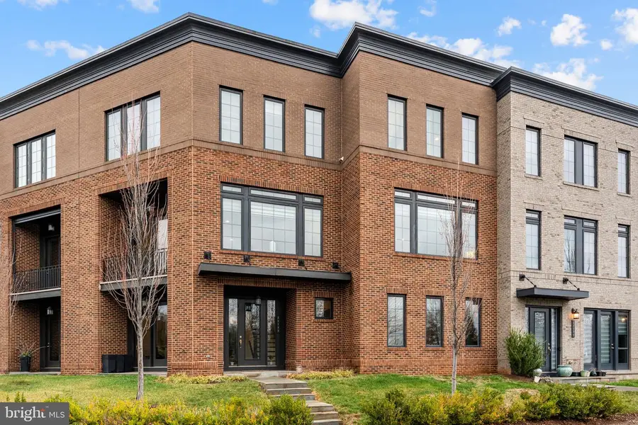 23132 Brooksbank Sq, Brambleton, VA 20148 - #3