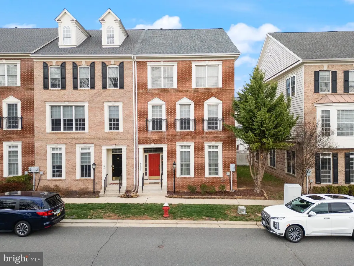 42496 Legacy Park Dr, Brambleton, VA 20148 - #1