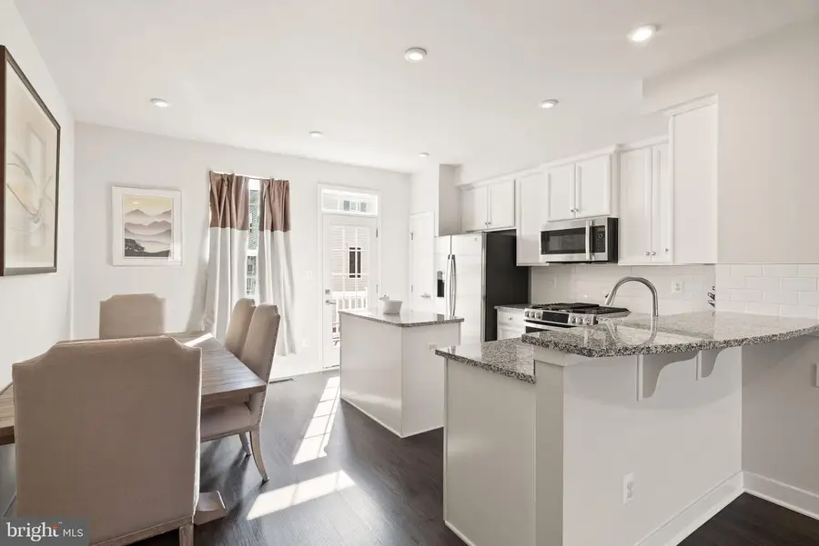 42582 Antonia Ter, Sterling, VA 20166 - #2