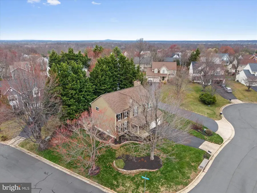 20547 Birchfield Pl, Sterling, VA 20165 - #3