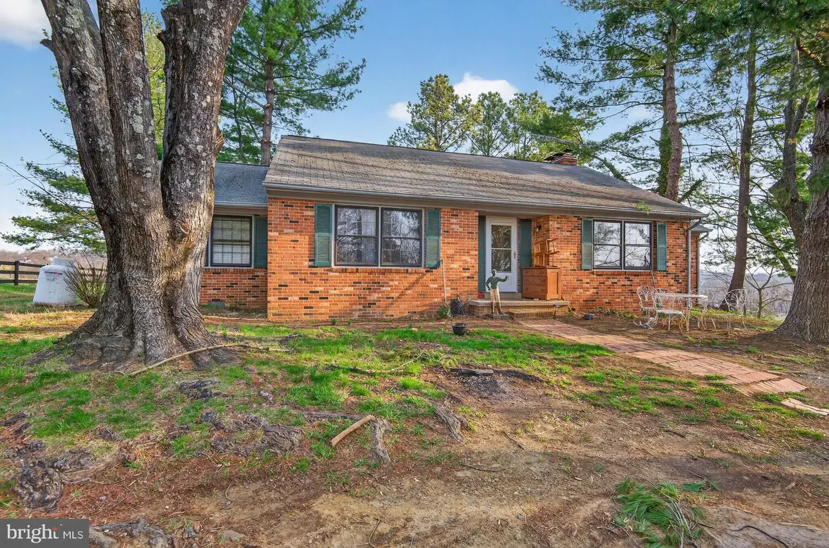 40246 Thomas Mill Rd, Leesburg, VA 20175 - #1