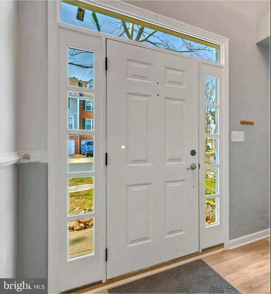 42888 Golf View Dr, Chantilly, VA 20152 - #2