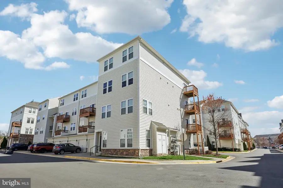 24628 Byrne Meadow Sq #303, Aldie, VA 20105 - #2