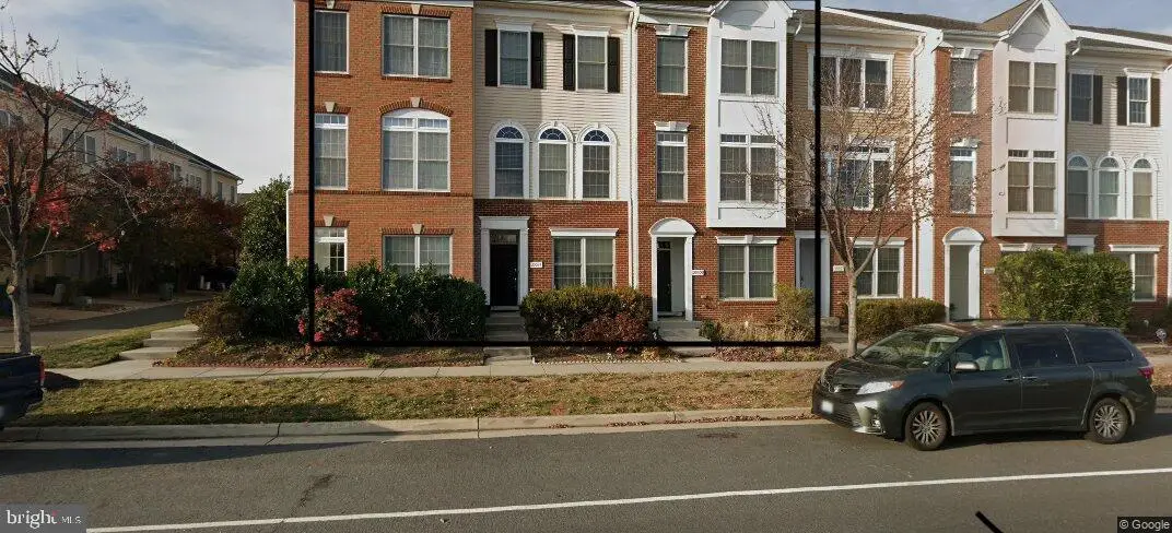 25031 Riding Center Dr, Chantilly, VA 20152 - #1