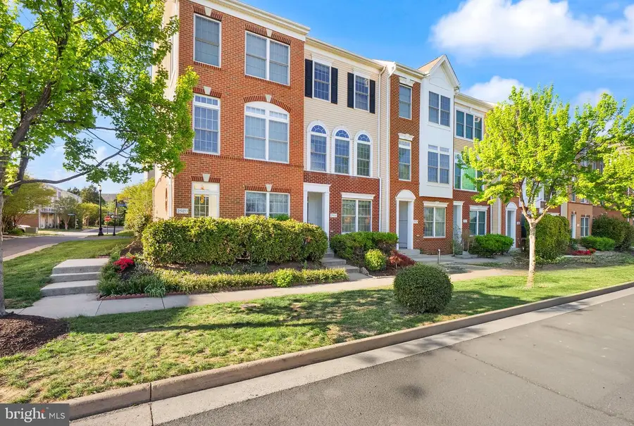 25031 Riding Center Dr, Chantilly, VA 20152 - #3