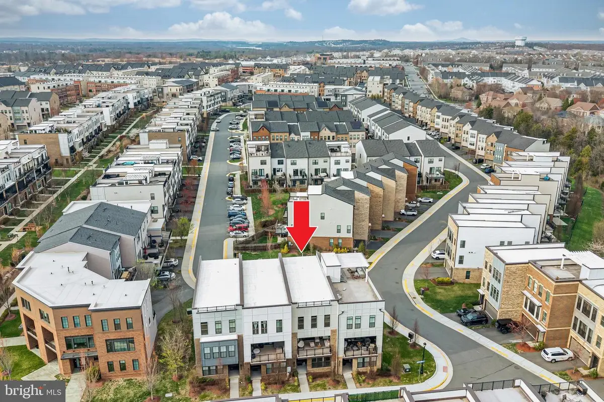 23117 Cottonwillow Sq, Brambleton, VA 20148 - #1