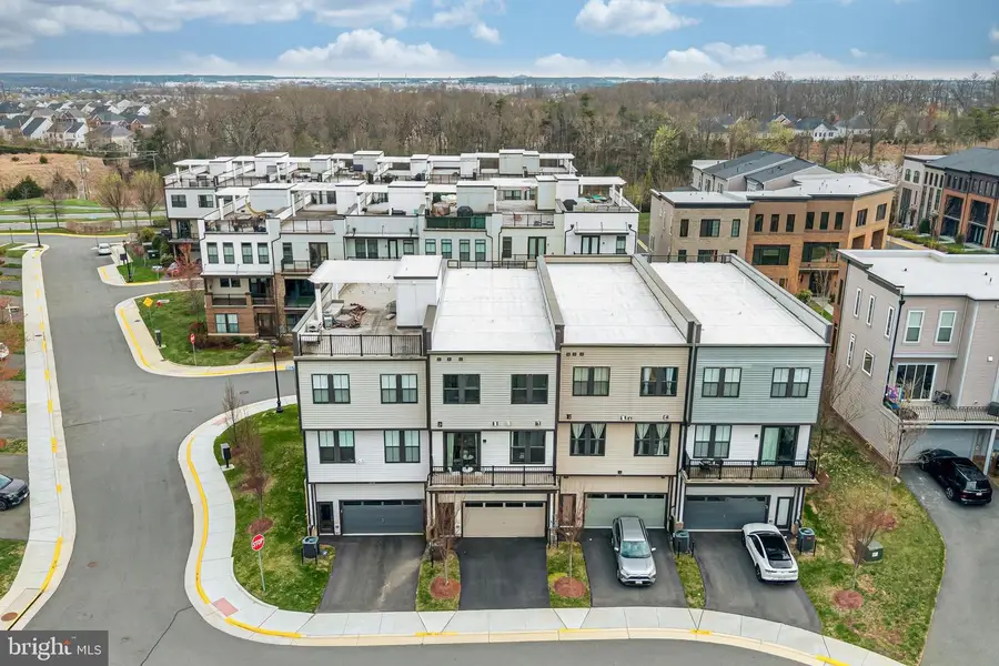 23117 Cottonwillow Sq, Brambleton, VA 20148 - #2