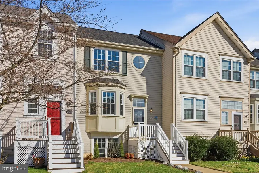 202 Heaton Ct, Purcellville, VA 20132 - #2