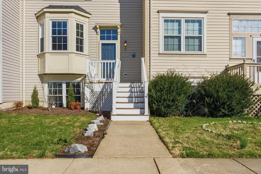 202 Heaton Ct, Purcellville, VA 20132 - #3