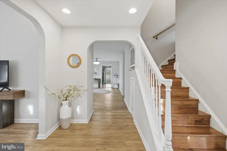 105 Baker Ln, Sterling, VA 20164 - #3