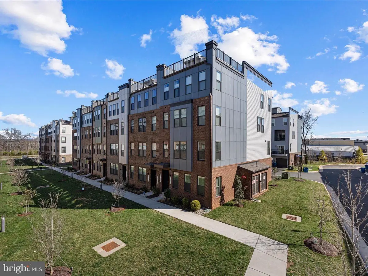 44625 Wolfhound Sq, Ashburn, VA 20147 - #1
