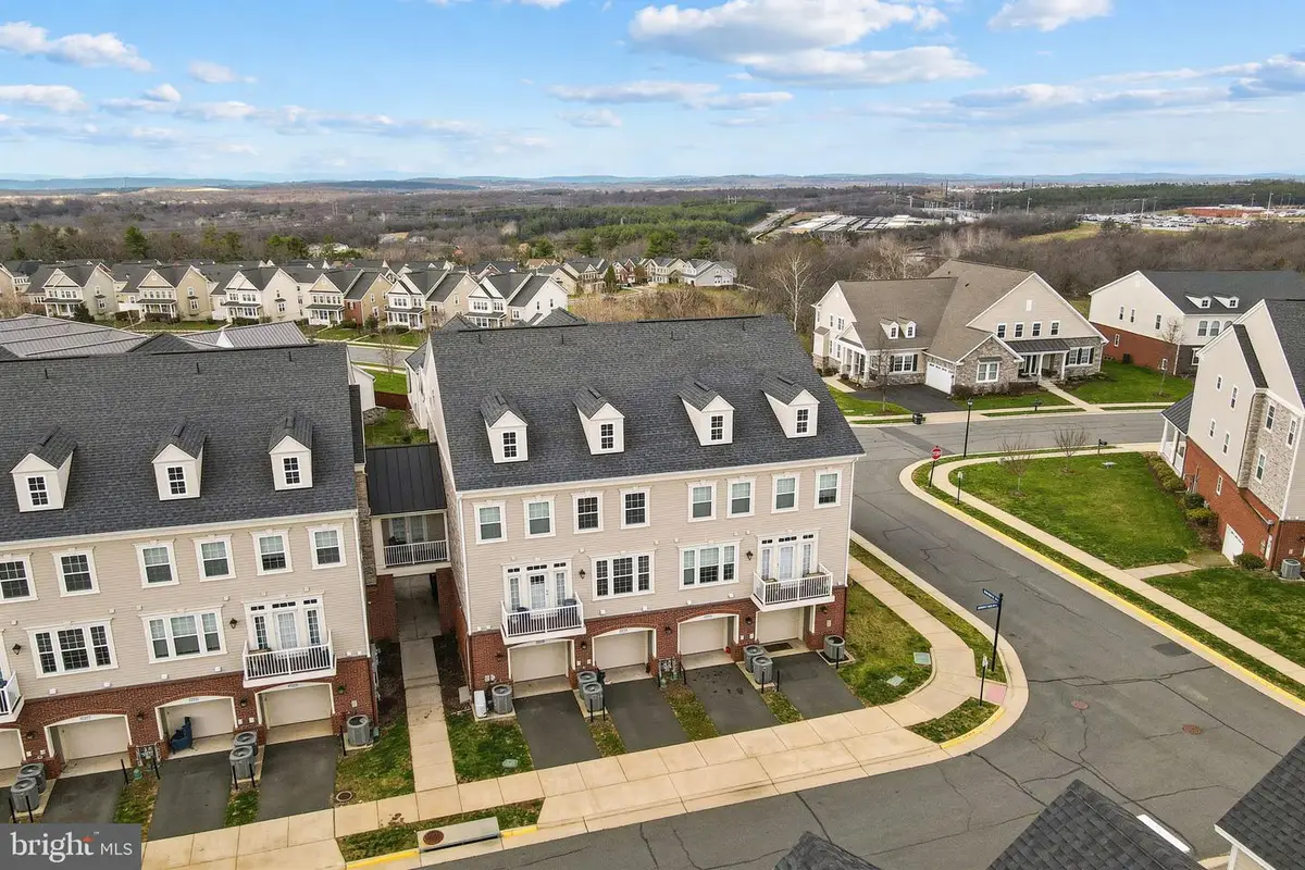 42553 Sunset Ridge Sq, Ashburn, VA 20148 - #1