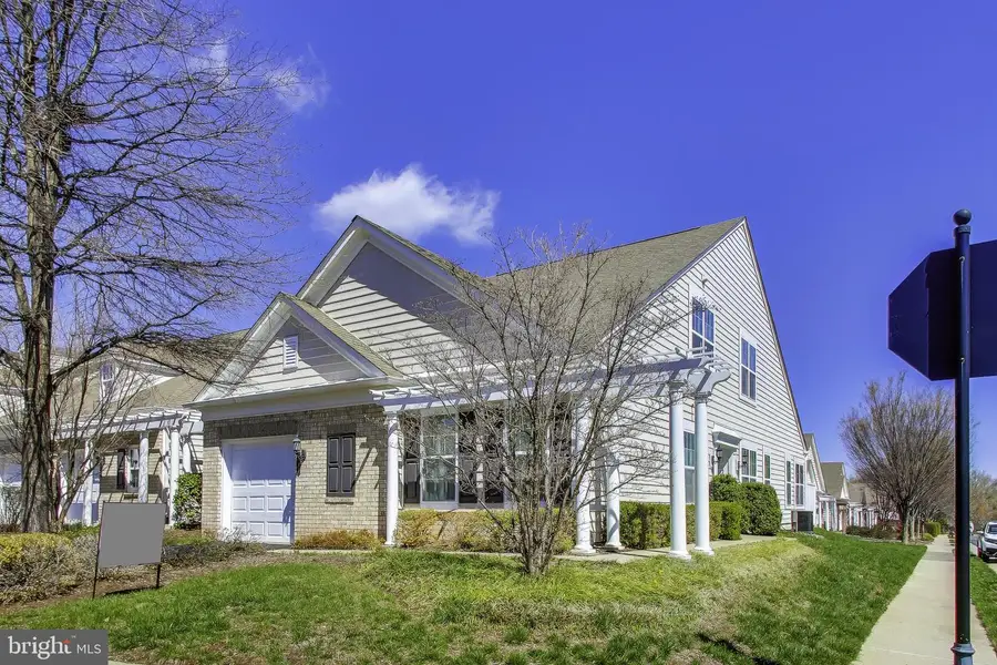 20500 Casablanca Dr, Ashburn, VA 20147 - #2