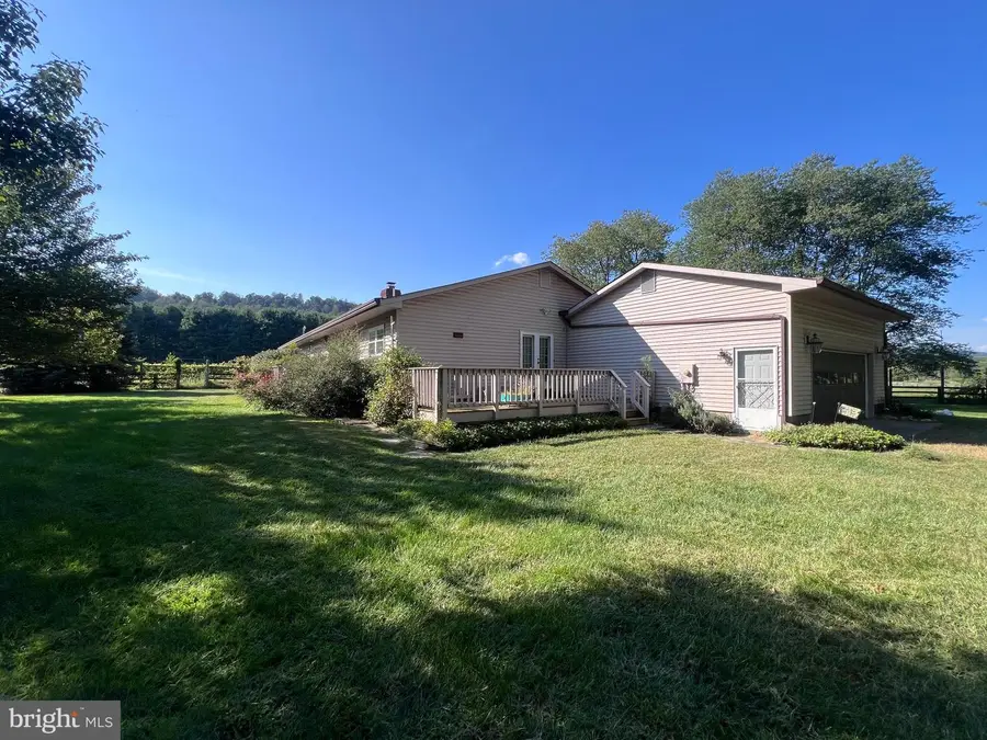 16120 Mountain Ridge Ln, Hillsboro, VA 20132 - #2