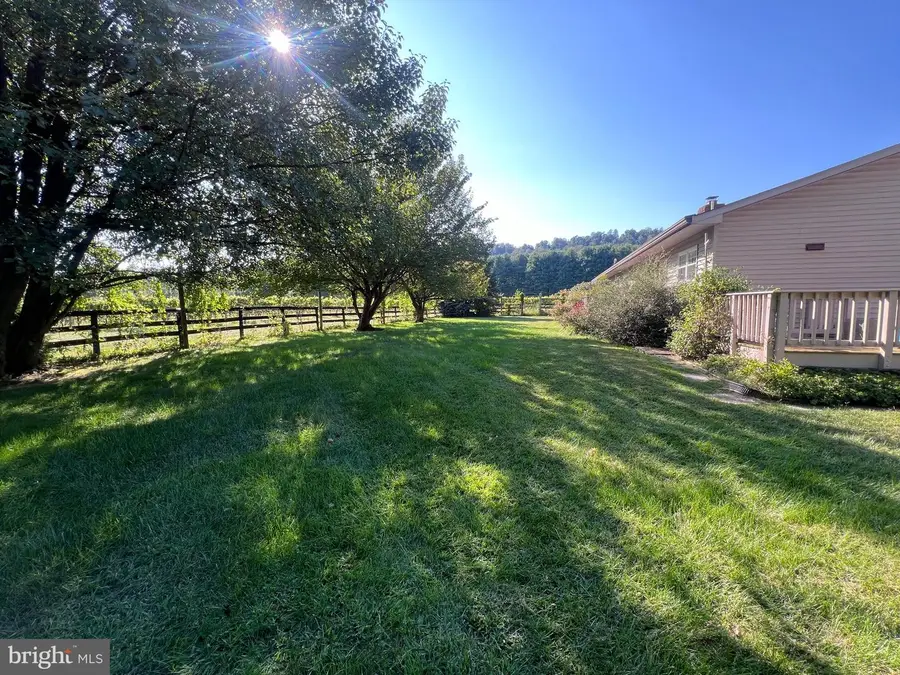 16120 Mountain Ridge Ln, Hillsboro, VA 20132 - #3