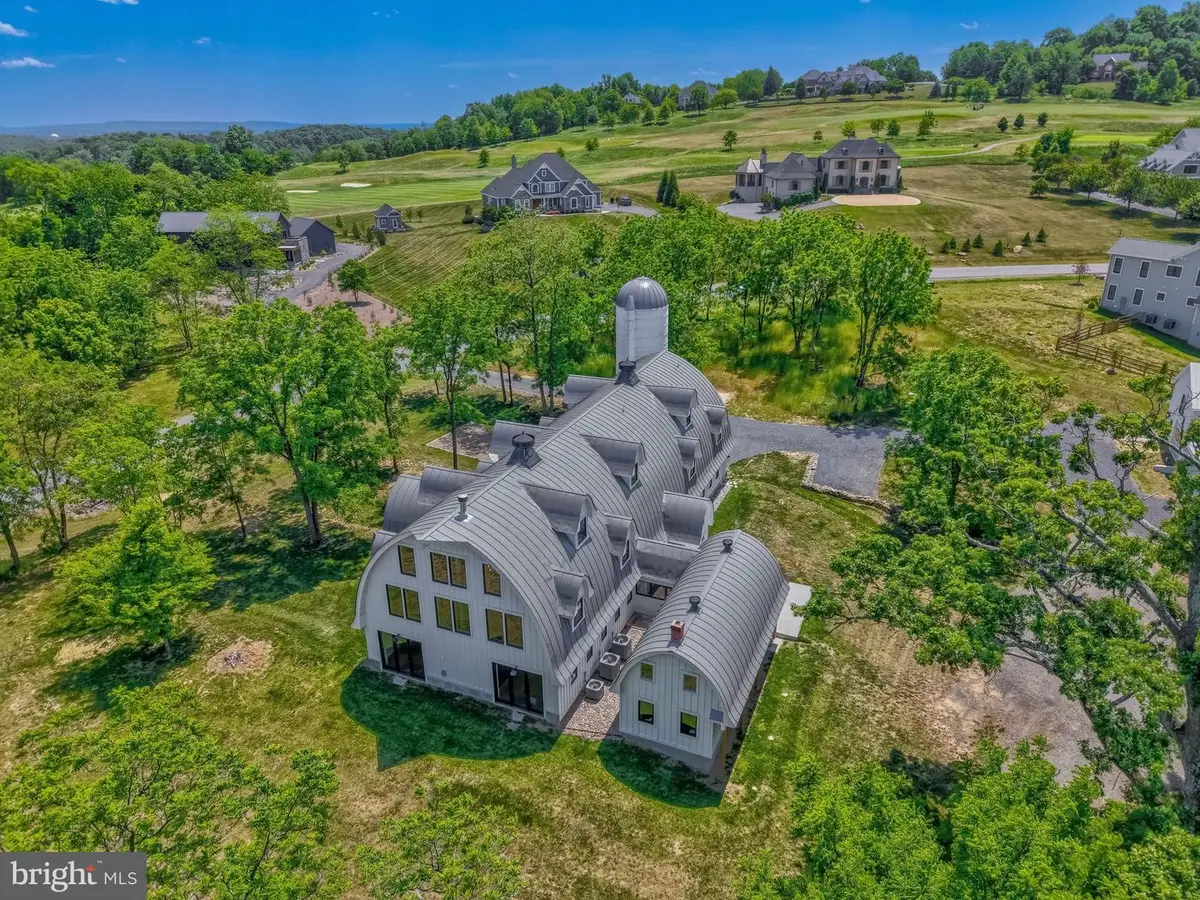 18360 Turnberry Dr, Round Hill, VA 20141 - #1