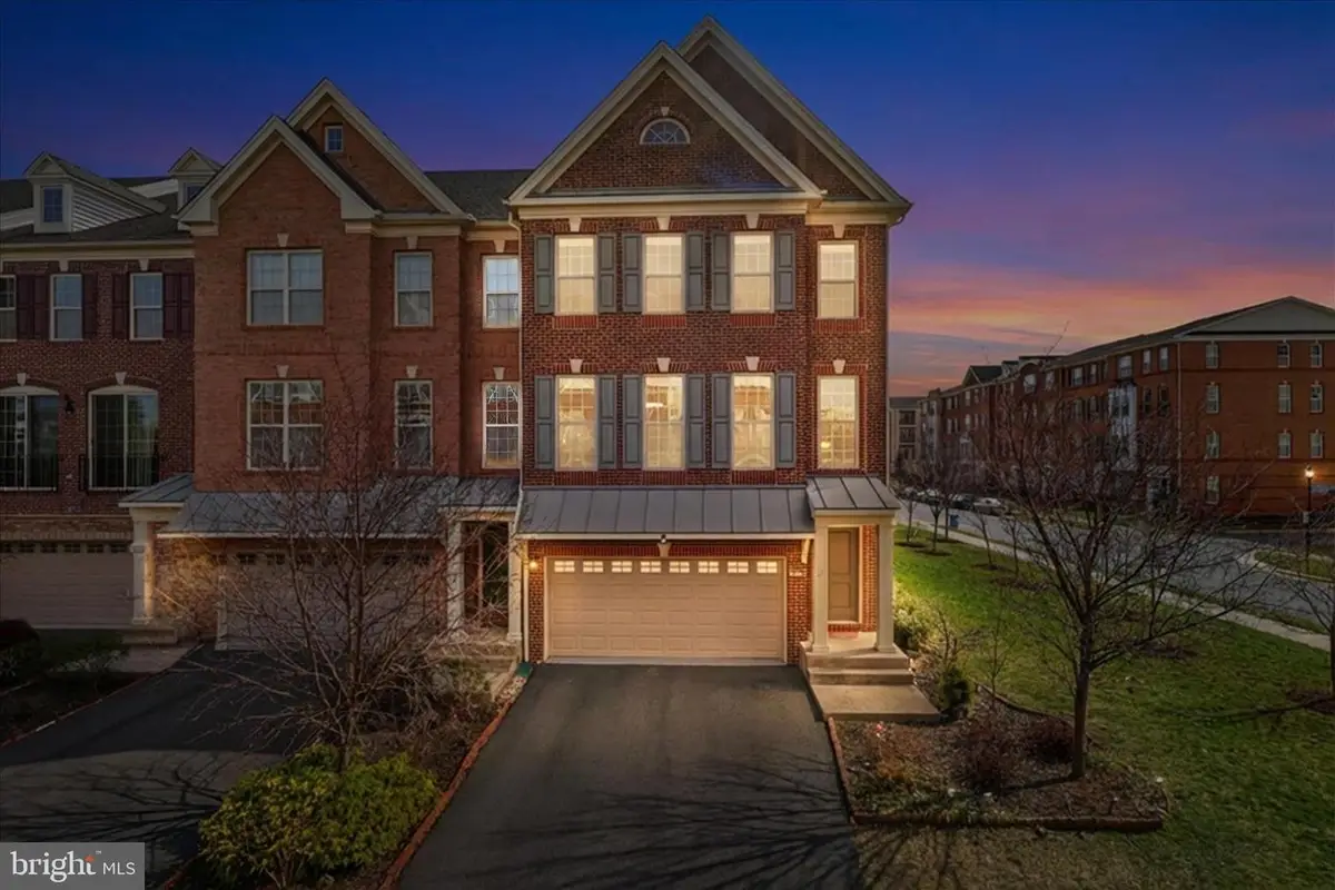 23488 Logans Ridge Ter, Ashburn, VA 20148 - #1