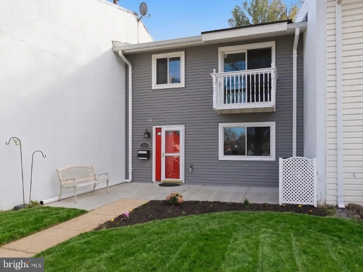 219 Willow Ter, Sterling, VA 20164 - #1