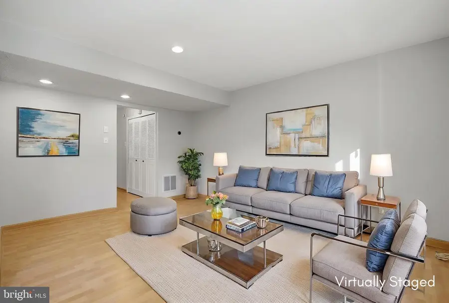 219 Willow Ter, Sterling, VA 20164 - #2