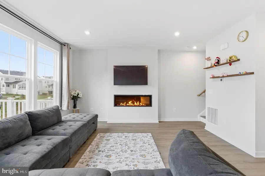 24173 Thurso Sq, Sterling, VA 20166 - #3