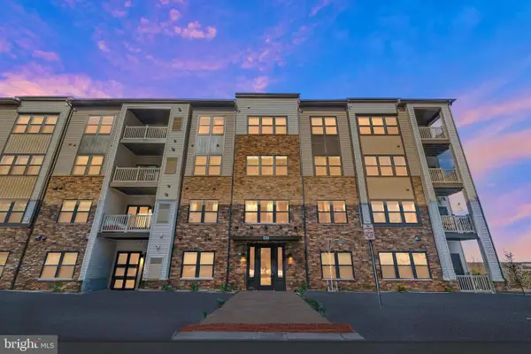 46294 Mount Milstead Ter #400, STERLING, VA 20164