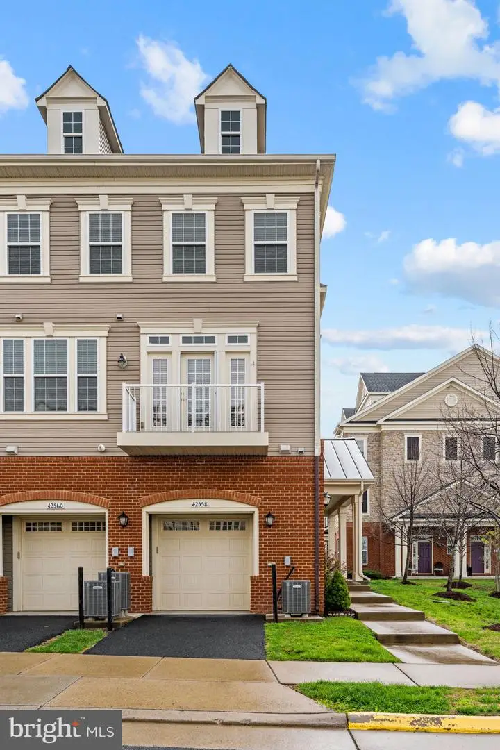 42558 Sunset Ridge Sq, Ashburn, VA 20148 - #1