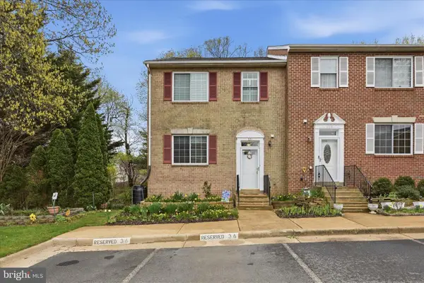 221 Beacon Dr, STERLING, VA 20164