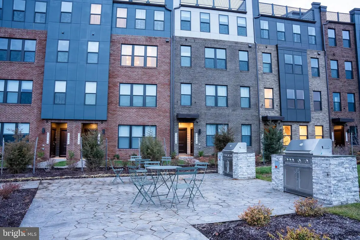 43748 Transit Sq, Ashburn, VA 20147 - #1