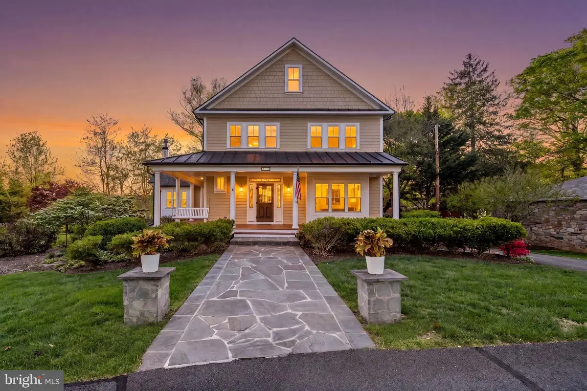 10 N Locust St, Round Hill, VA 20141 - #1