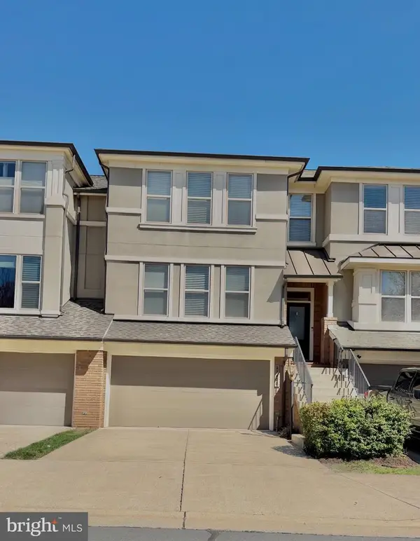 23400 Evening Primrose Sq, BRAMBLETON, VA 20148