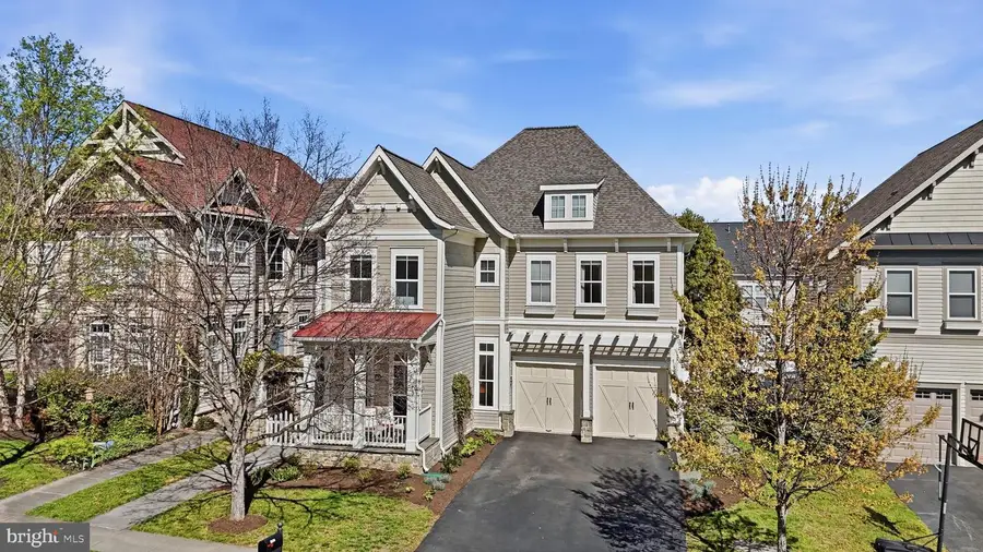 22826 Courtland Park Dr, Brambleton, VA 20148 - #2