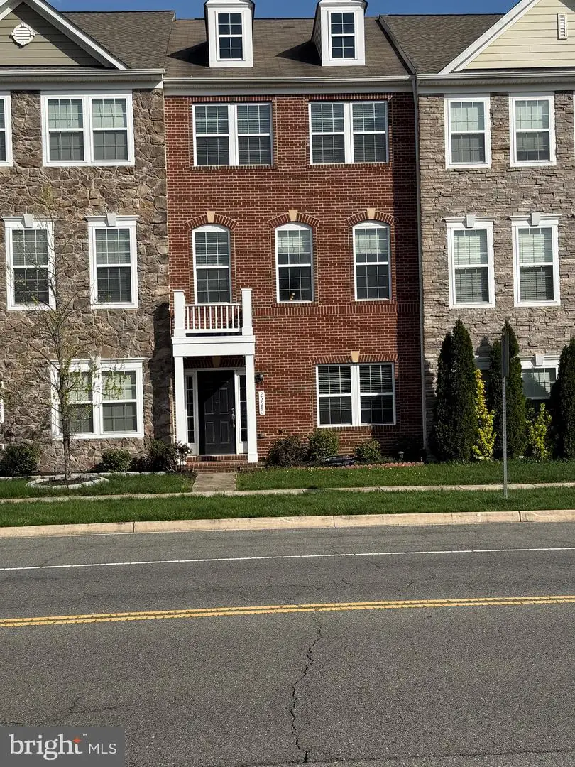 25680 Pleasant Rd, Chantilly, VA 20152 - #1