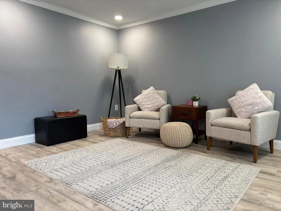 43 Bickel Ct, Sterling, VA 20165 - #2