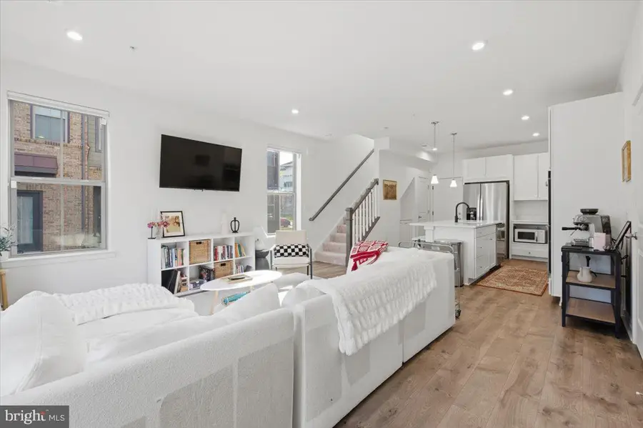 46037 Woodpecker Sq, Sterling, VA 20165 - #3