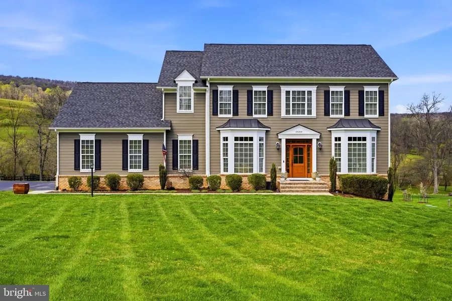 35264 Greyfriar Dr, Round Hill, VA 20141 - #2