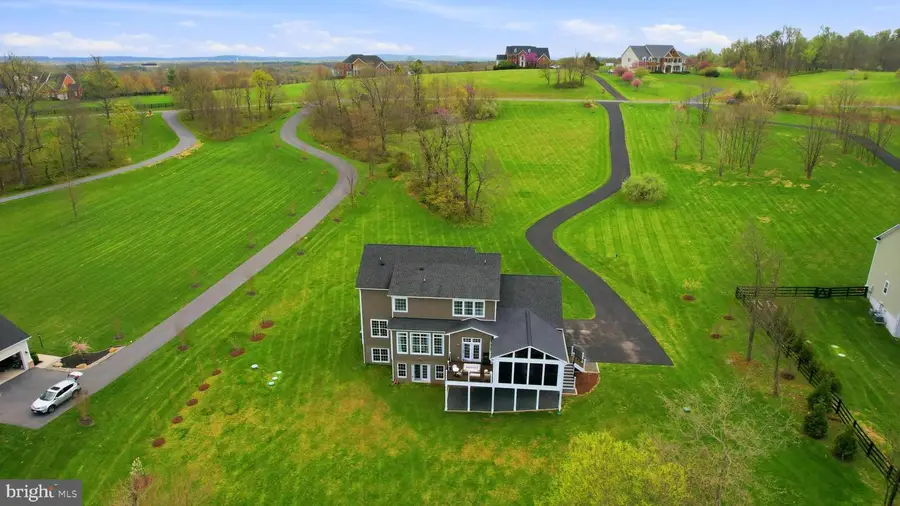 35264 Greyfriar Dr, Round Hill, VA 20141 - #3